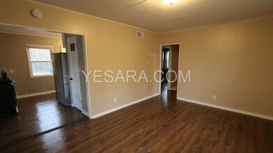 101-103 Hayes Ct in Burlington, IA - Building Photo - Building Photo