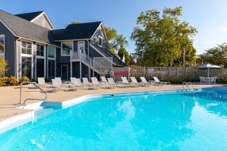 The Vista at Rocky Fork in Gahanna, OH - Foto de edificio - Building Photo