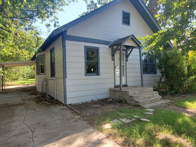 property at 724 NW 96th St