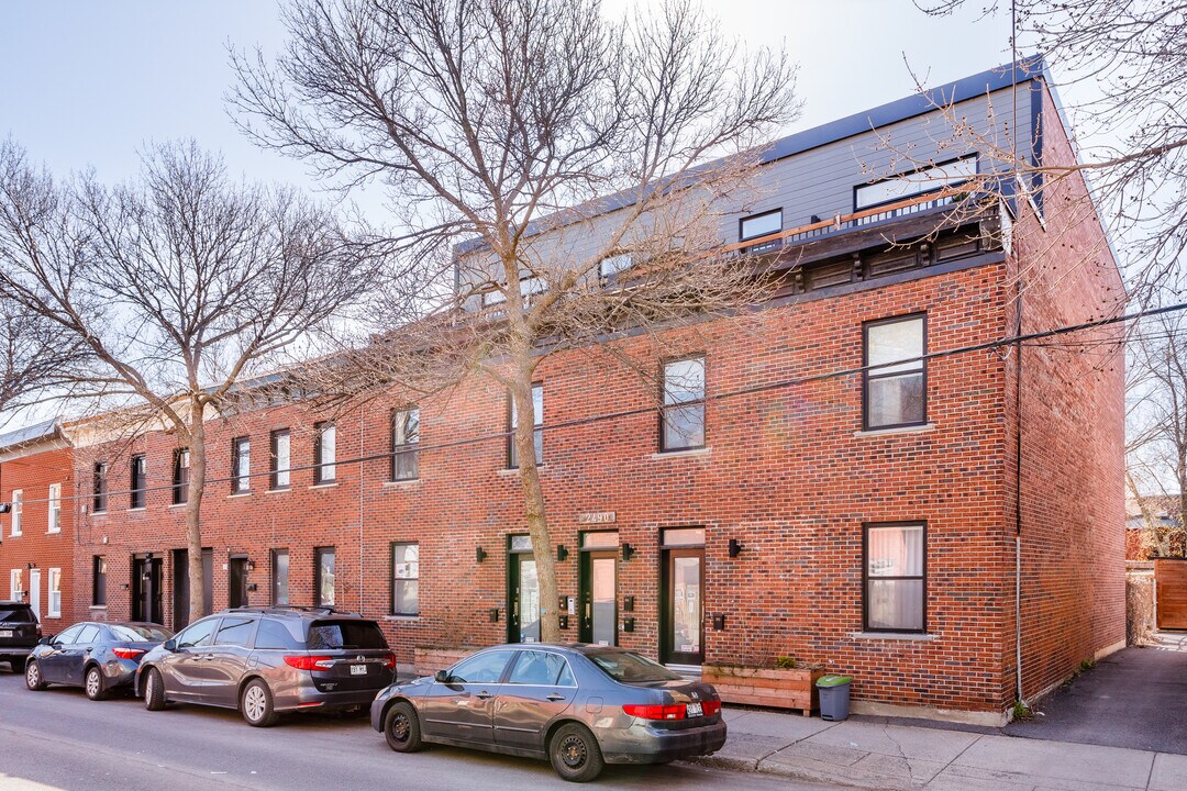 2478 Augustin-Cantin St in Montréal, QC - Building Photo