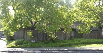 1920 Camino Verde Apartments