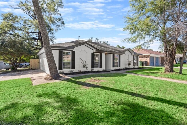 914 Grand Oaks Dr in Houston, TX - Building Photo - Building Photo