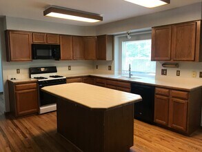 645 Fernglen Ct in Colorado Springs, CO - Building Photo - Building Photo