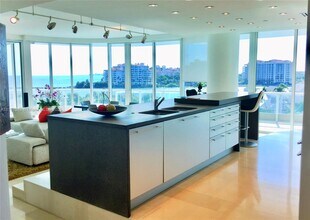 100 South Pointe Dr in Miami Beach, FL - Building Photo - Building Photo