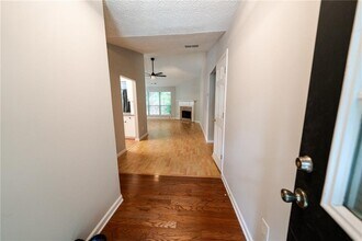 3820 Oak Park Dr in Suwanee, GA - Building Photo - Building Photo