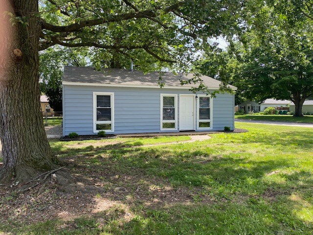 155 Kirkwood Ave in Springfield, MI - Building Photo