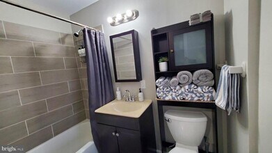 244 S Exeter St in Baltimore, MD - Building Photo - Building Photo