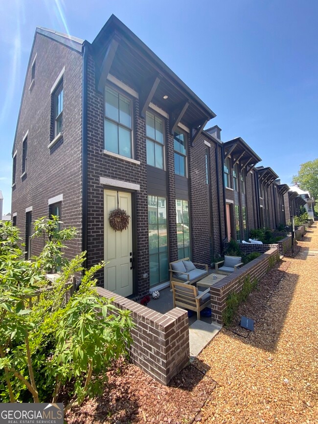 property at 210 Glasgow Ln