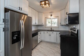 317 S Pam Ave in St. Charles, MO - Foto de edificio - Building Photo