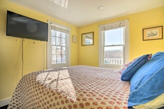 343 Ocean St in Barnstable, MA - Building Photo - Building Photo