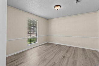8203 Schaffer Ln in Houston, TX - Foto de edificio - Building Photo