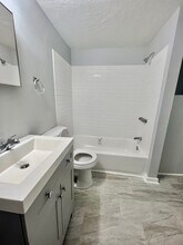 5637 Dunmire Ave in Jacksonville, FL - Building Photo - Building Photo