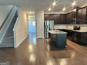 7062 Mimosa Blf in Stonecrest, GA - Building Photo - Building Photo