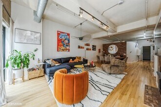 130 S Canal St in Chicago, IL - Building Photo - Building Photo