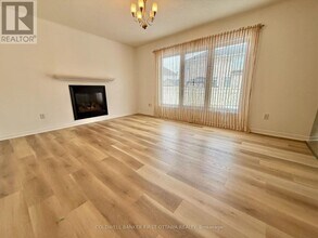 805 Taradale Dr in Ottawa, ON - Building Photo - Building Photo