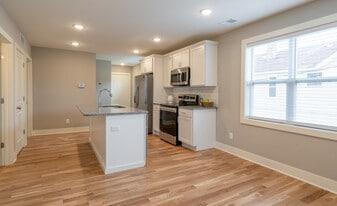 635 3rd St NW, Unit #2 in Grand Rapids, MI - Building Photo