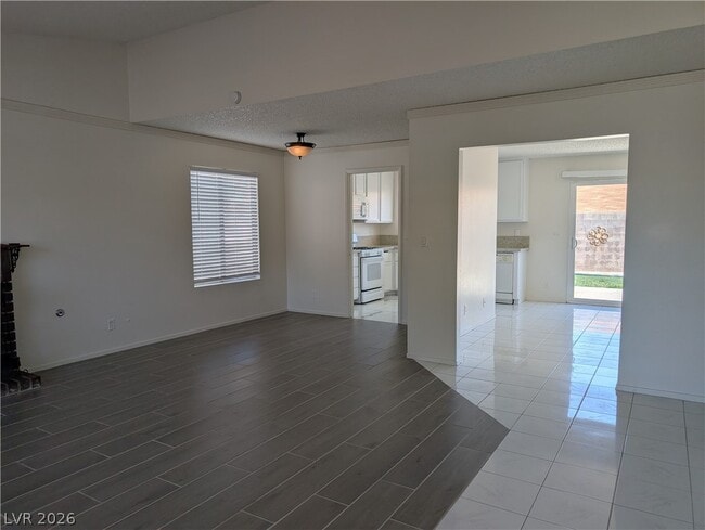 4424 Honeycomb Dr in Las Vegas, NV - Building Photo - Building Photo