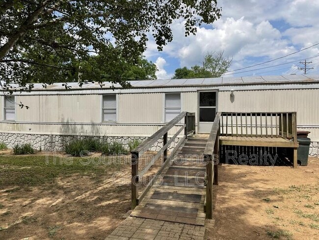 property at 580 Circle St