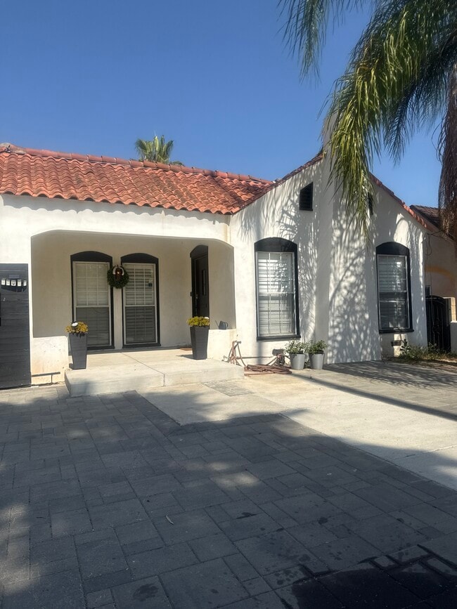 property at 2054 Fremont Ave