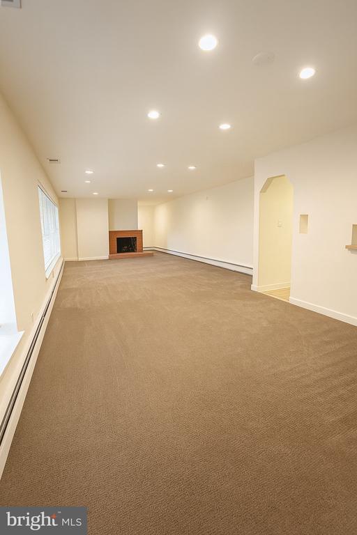 301 Browning Ln in Cherry Hill Township, NJ - Building Photo - Building Photo