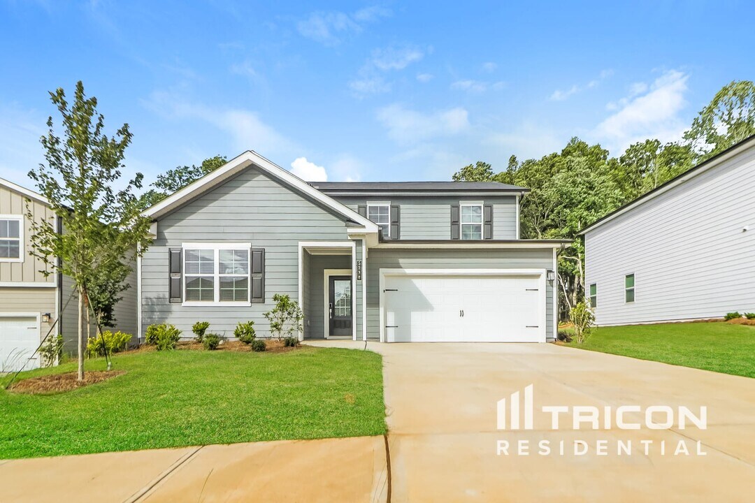 5238 Mulberry St in Flowery Branch, GA - Building Photo