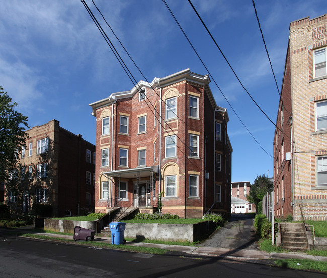 326 High St in New Britain, CT - Building Photo - Building Photo