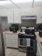 17901 NW 68th Ave in Hialeah, FL - Building Photo - Building Photo