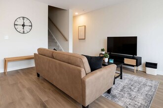 28403 Torch Pkwy in Warrenville, IL - Building Photo - Building Photo