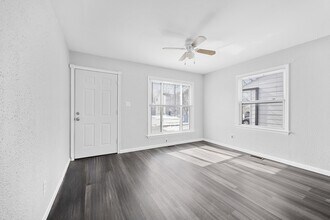 11235 Sherman Ave in Warren, MI - Foto de edificio - Building Photo