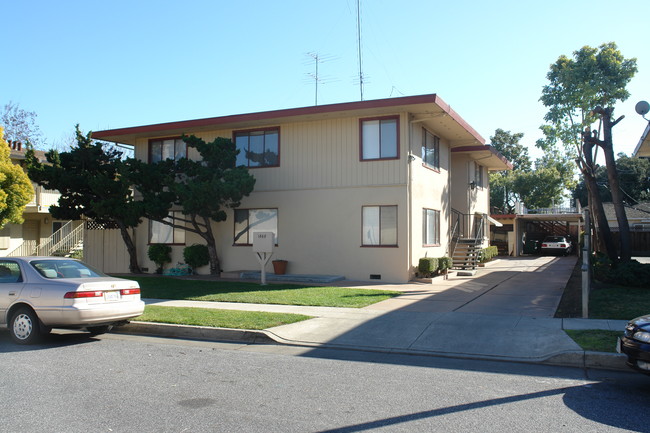 1868 Davis St in San Jose, CA - Building Photo - Building Photo