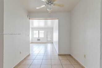 934 Meridian Ave in Miami Beach, FL - Building Photo - Building Photo