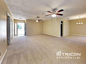 611 Charles Carroll St in Orange Park, FL - Building Photo - Building Photo