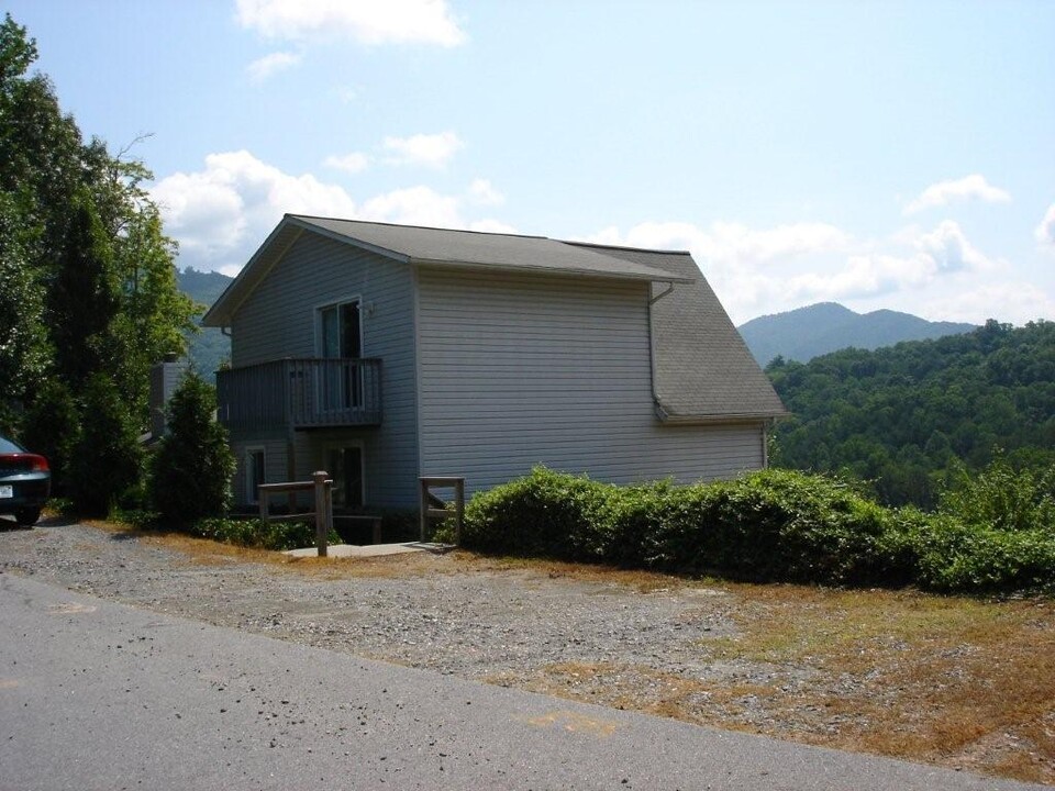 86 Landeau Cir in Sylva, NC - Building Photo