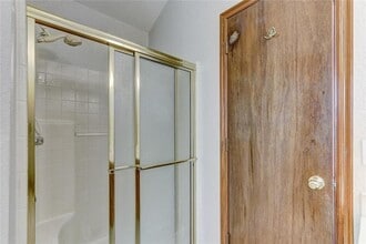 305 Waterfront Dr in Norman, OK - Foto de edificio - Building Photo