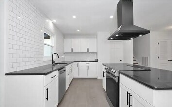 2710 Fordham Dr in Fayetteville, NC - Foto de edificio - Building Photo