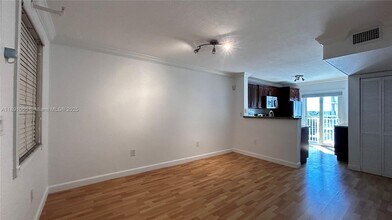 2575 SW 27th Ave in Miami, FL - Building Photo - Building Photo