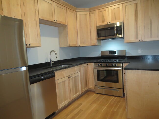 1786 W 44th St in Cleveland, OH - Building Photo - Building Photo