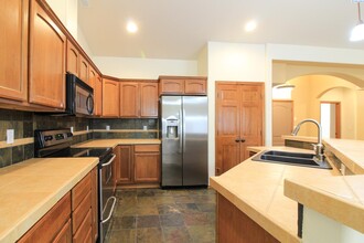 8806 W Skagit Ave in Kennewick, WA - Building Photo - Building Photo