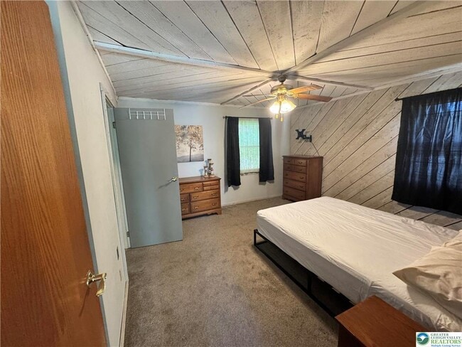 2156 White Oak Dr in East Stroudsburg, PA - Building Photo - Building Photo