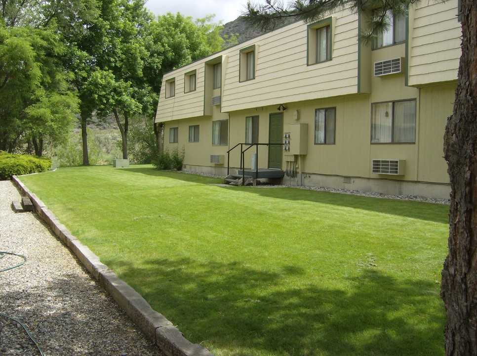 Columbia View Apartments in Coulee Dam, WA - Building Photo