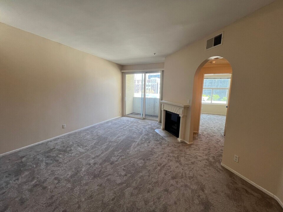620 S Gramercy Pl in Los Angeles, CA - Building Photo