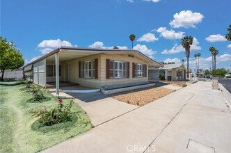 1275 W Johnston Ave in Hemet, CA - Building Photo - Building Photo