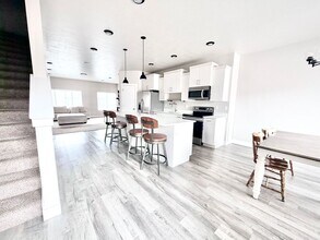 703 E 730 N in Hyrum, UT - Building Photo - Building Photo