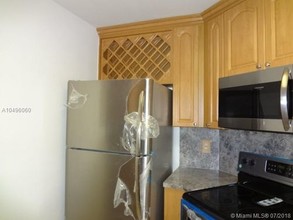 900 NE 209th Terrace-Unit -20131 in Miami, FL - Building Photo - Building Photo