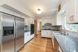 1024 Charlene Ln in Schaumburg, IL - Building Photo - Building Photo