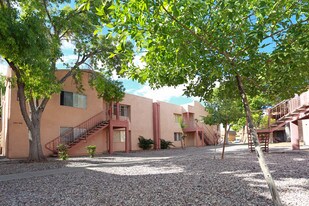 The Quails Apartments in Tucson, AZ - Building Photo