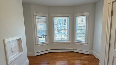 88 Hampshire St in Cambridge, MA - Building Photo - Building Photo