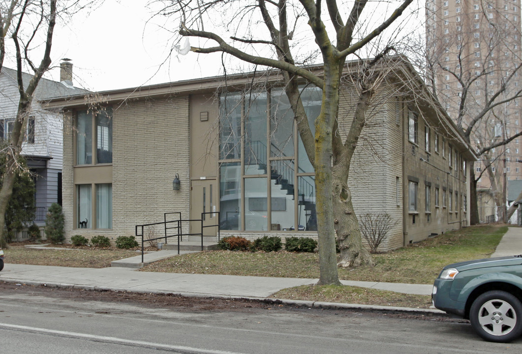 1579 N Farwell Ave in Milwaukee, WI - Foto de edificio