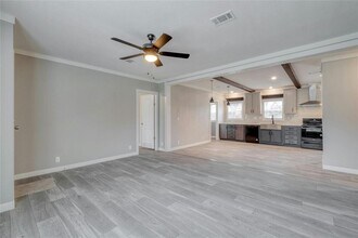 176 Whispering Pines Dr in Bastrop, TX - Building Photo - Building Photo