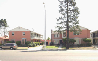 8910 Crenshaw Blvd Apartments